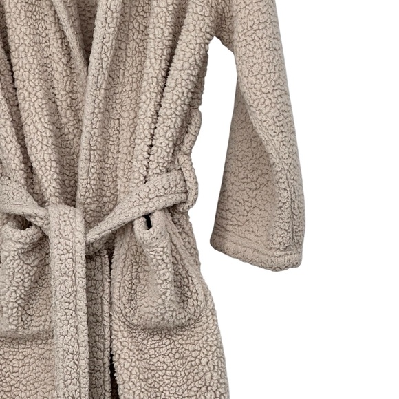 *Women’s Pottery Barn One Size Teddy Bear Faux Shearling Short Bathrobe with Tie - Picture 5 of 8
